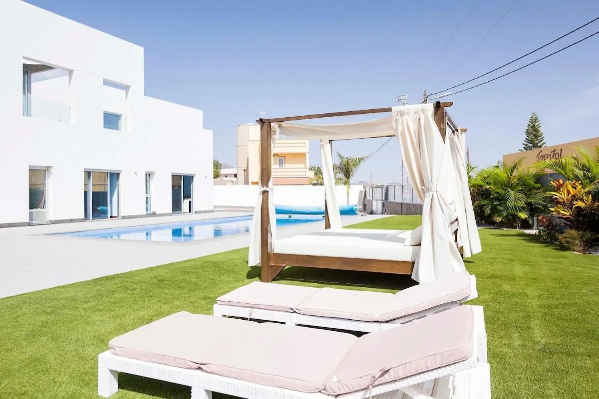 Independent Villa With An Immense Heated Pool! Oroteanda Baja 0*,