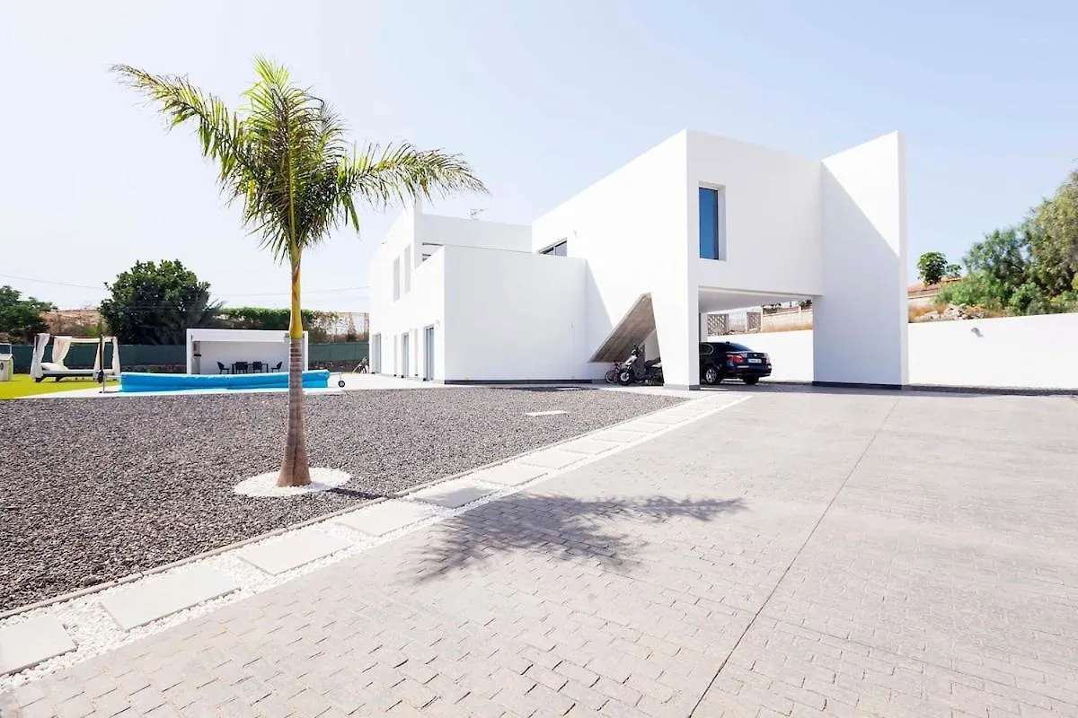 Independent Villa With An Immense Heated Pool! Oroteanda Baja